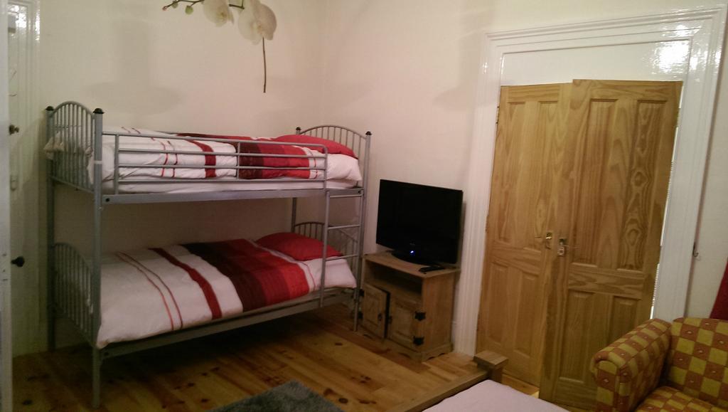 Clarmont Guest House Портръш Екстериор снимка