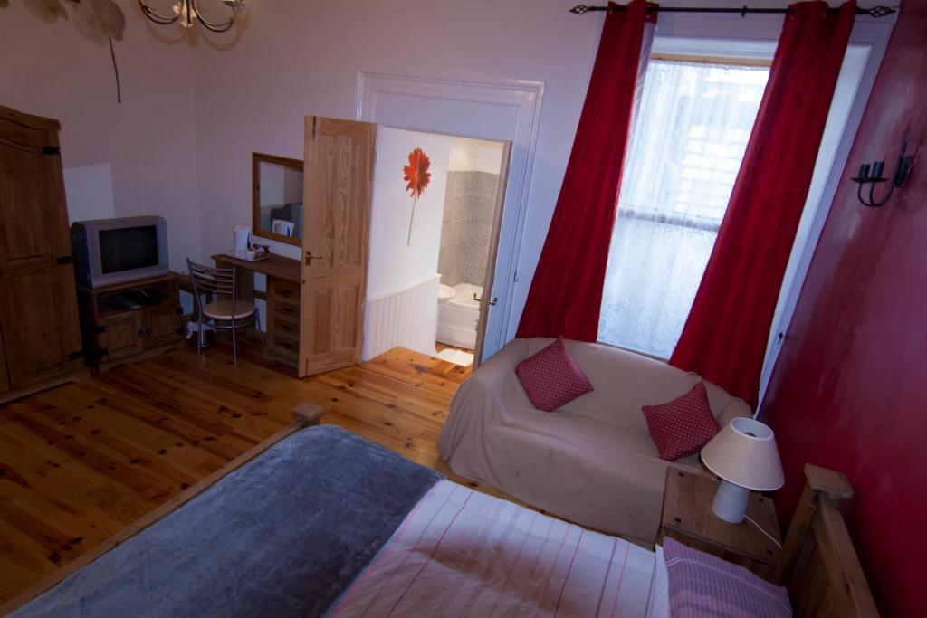 Clarmont Guest House Портръш Стая снимка